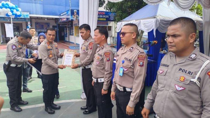 Peringatan Hari Lalulintas ke-68 yang dilaksanakan oleh Polres Sibolga di halaman kantor Satlantas berlangsung dengan meriah.