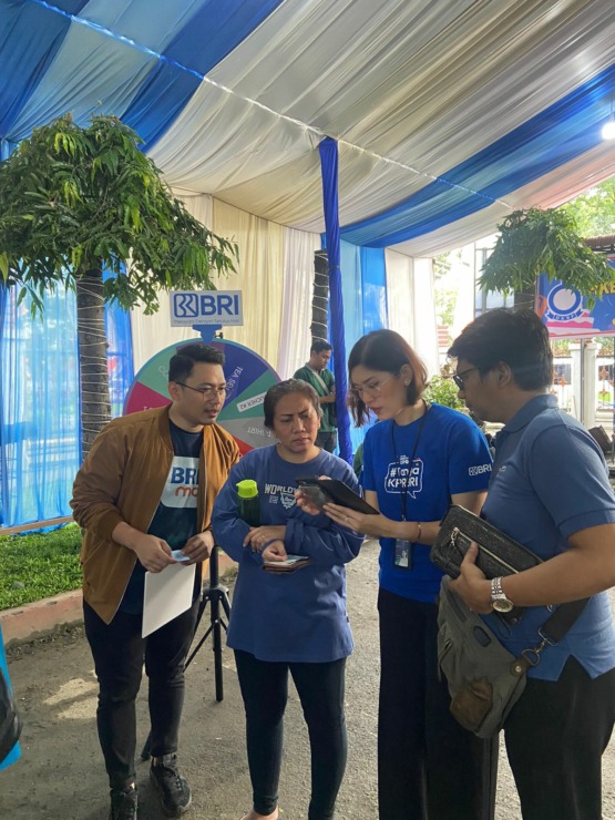 HUT HKBP: Manajer Dana dan Transaksi BRI BO Medan Sisingamangaraja, Maida Manurung dan lainnya dalam HUT ke-111 Gereja HKBP Sudirman yang ke-111, di Jalan Sudirman Medan, Sabtu (2/9/2023). Ist