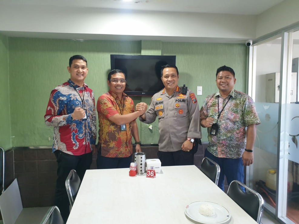 BERSAMA: Consumer Bisnis Manager BRI BO Iskandar Muda, Sadli Azhari bersama Branch Manager BRI BO Iskandar Muda, Priyo Harjanto, Direktur Samapta Polda Sumut, Kombes Pol Dwi Tunggal Jaladri dan Relationship Manager Briguna BRI BO Iskandar Muda, M Arif Tan