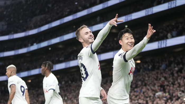 Tottenham Hotspur berhasil mengalahkan Fulham 2-0. Kemenangan ini membawa The Lilywhites kembali ke puncak klasemen.