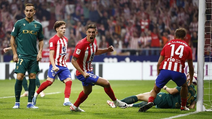 Atletico Madrid berhasil comeback melawan Cadiz dalam lanjutan LaLiga Spanyol. Sempat tertinggal dua gol, Los Colchoneros menang 3-2.