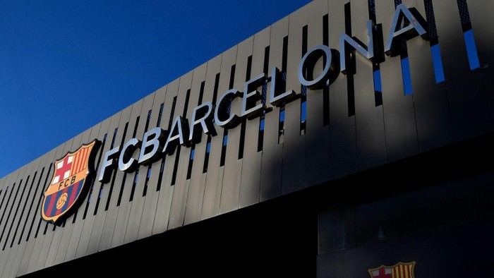 Barcelona masih punya utang ke beberapa klub dengan nilai total 207 juta euro untuk transfer pemain.