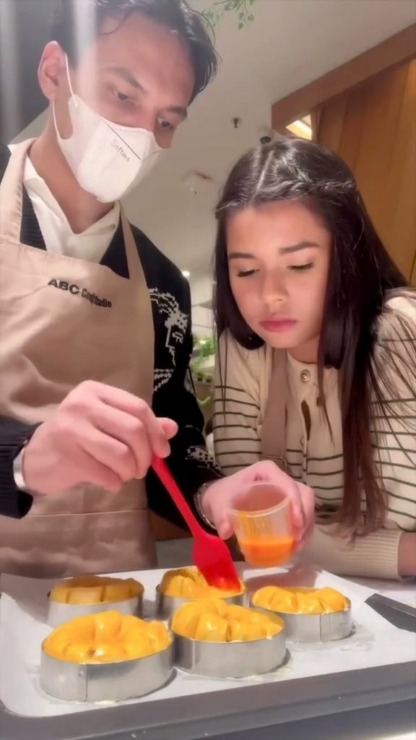 Jefri Nichol dan Maria Theodore.