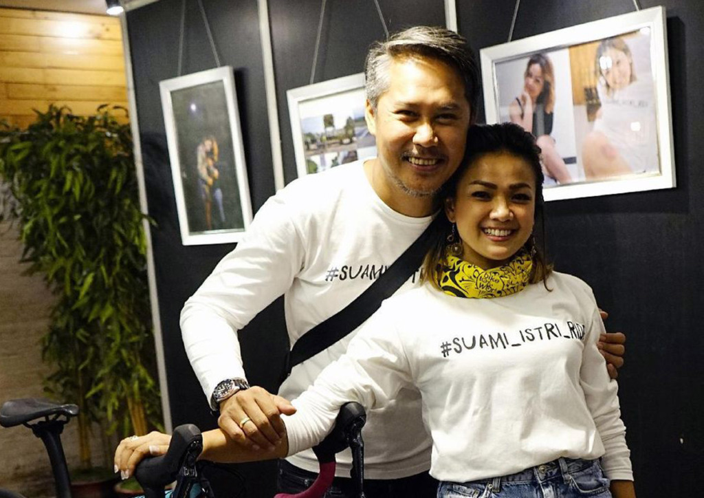 Nirina Zubir dan Ernest Cokelat bersiap mengikuti New York Marathon 2023,