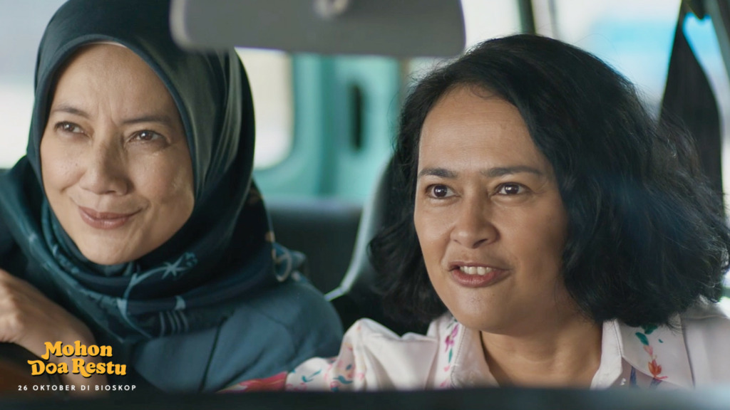 Sarah Sechan dan Cut Mini.