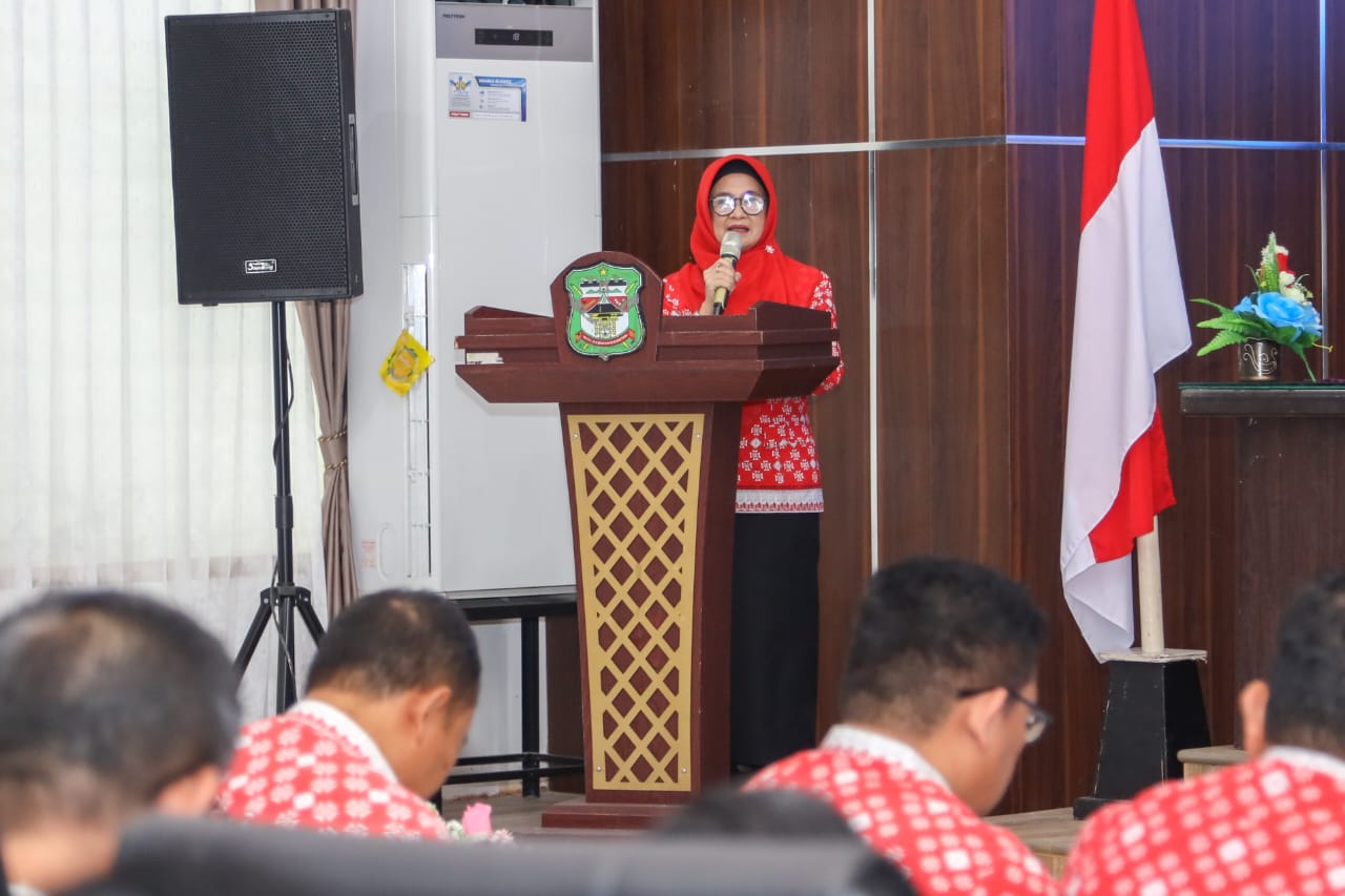 Wali Kota Siantar dr Susanti Dewayani SpA menghadiri Rakor Pembangunan Jangka Menengah , di Ruang Rapat Serbaguna Bappeda Kota Pematang Siantar, Kamis (05/10/2023) pagi.