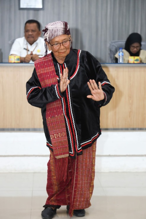 Tim Anugrah Kebudayaan Indonesia hadir dalam rangka Oppung Raminah Garingging diusulkan sebagai calon penerima Anugerah Kebudayaan Indonesia (AKI) Tahun 2023 Kategori Maestro Seni Tradisi.