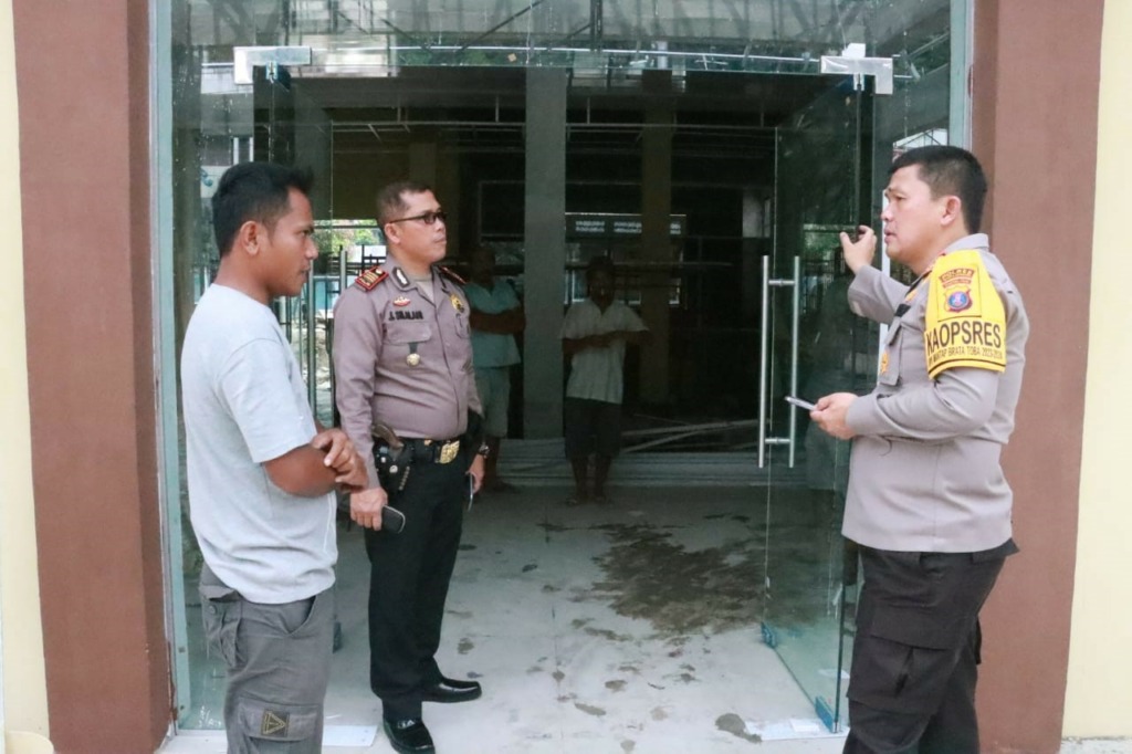Proses revitalisasi pembangunan Mapolsek Parapat. (f: Mapolsek Parapat)