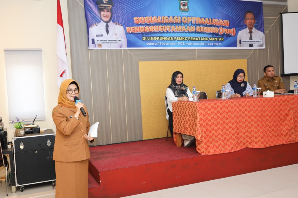 Wali Kota Siantar membuka kegiatan Sosialisasi Optimalisasi Pengarustamaan Gender (PUG) di Lingkungan Pemko Siantar.  (Foto: Diskominso Siantar)