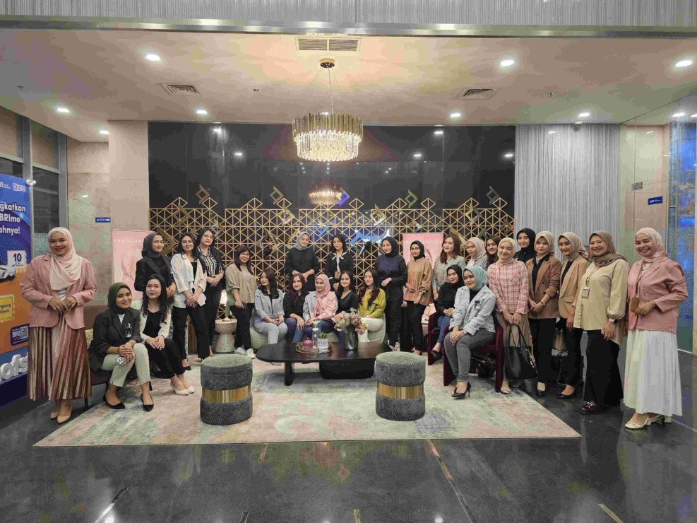 BEAUTY CLASS: BRI BO Medan Putri Hijau saat menggelar acara Beauty Class bagi Frontliner, di B Hall BO Medan Putri Hijau Lantai 1 Gedung Menara BRI, Medan, Rabu (6/12/2023). Ist