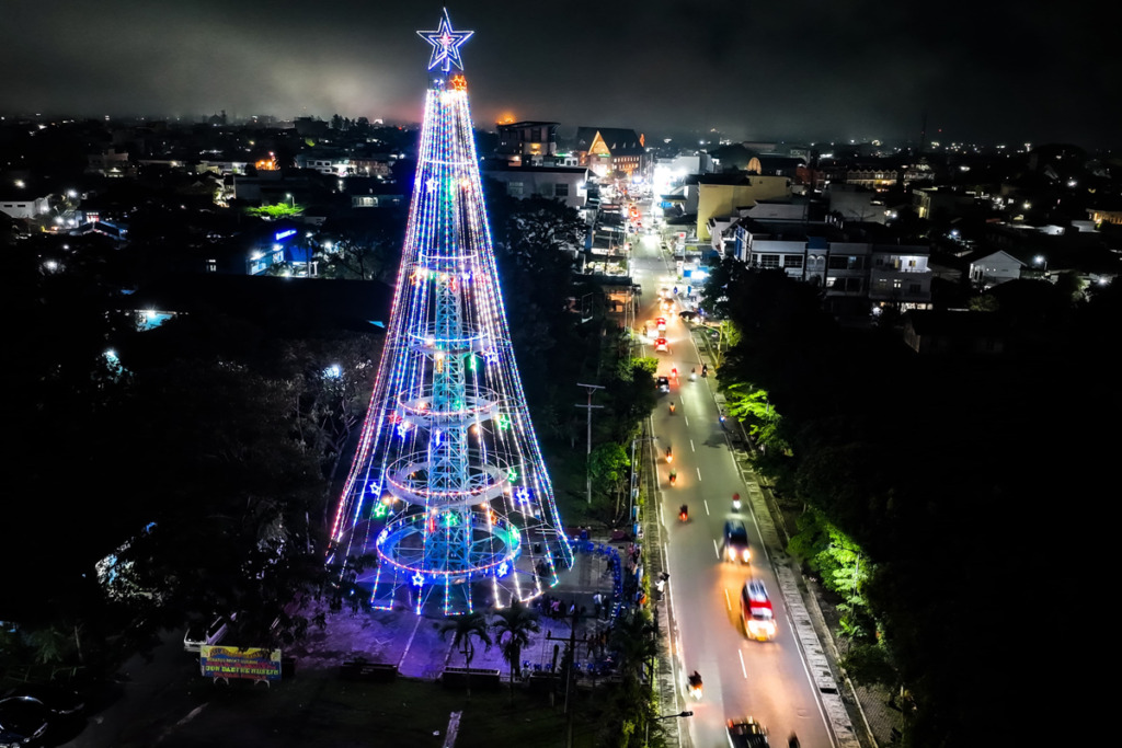 Pohon Terang di Kota Pematang Siantar. (f: Diskominfo Simalungun)