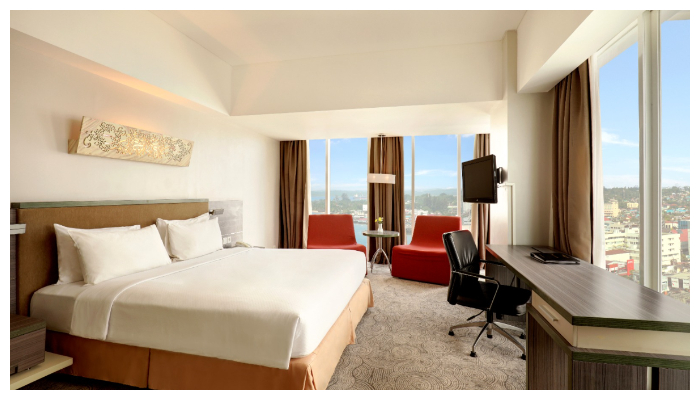 Swiss-Belhotel Balikpapan memiliki 235 kamar yang terdiri dari tipe kamar Deluxe, Superior Deluxe, Executive Suite, Business Suite, Apartment hingga Presidential Suite