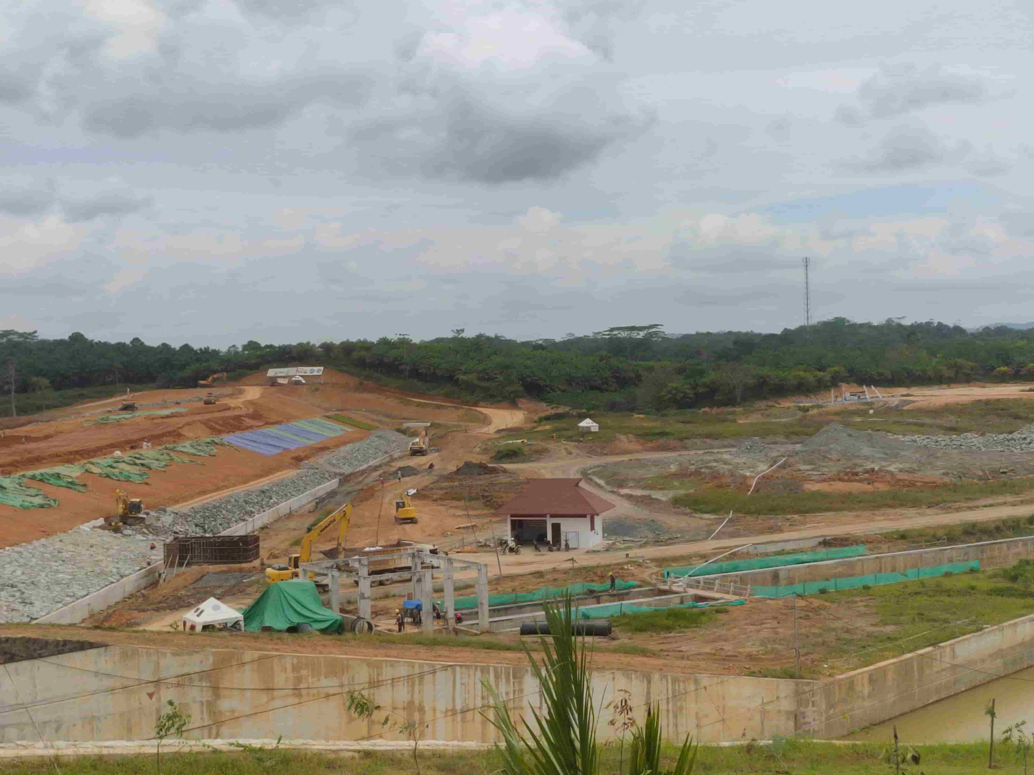 DIKEBUT: Proyek pembangunan Bendungan Sepaku Semoi turut mengerek kinerja sektor konstruksi di Kaltim.