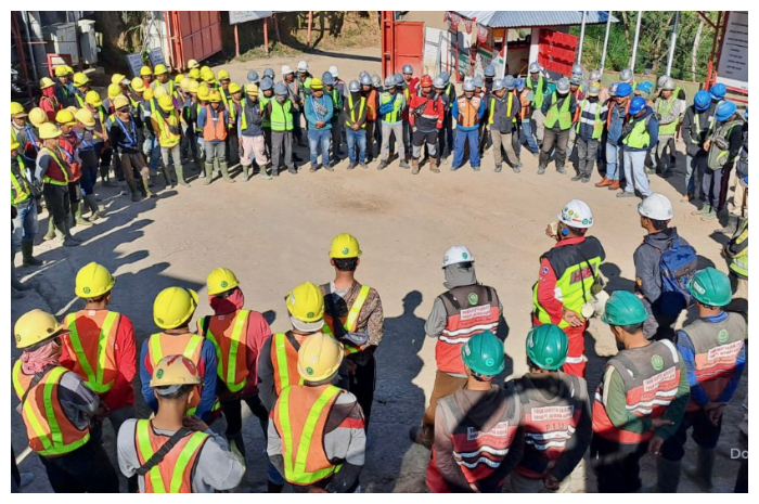 JAGA KESELAMATAN: Briefing pagi wajib dilakukan di awal pekerjaan dengan tujuan  memastikan pekerjaan sesuai dengan penerapan K3 yang baik.