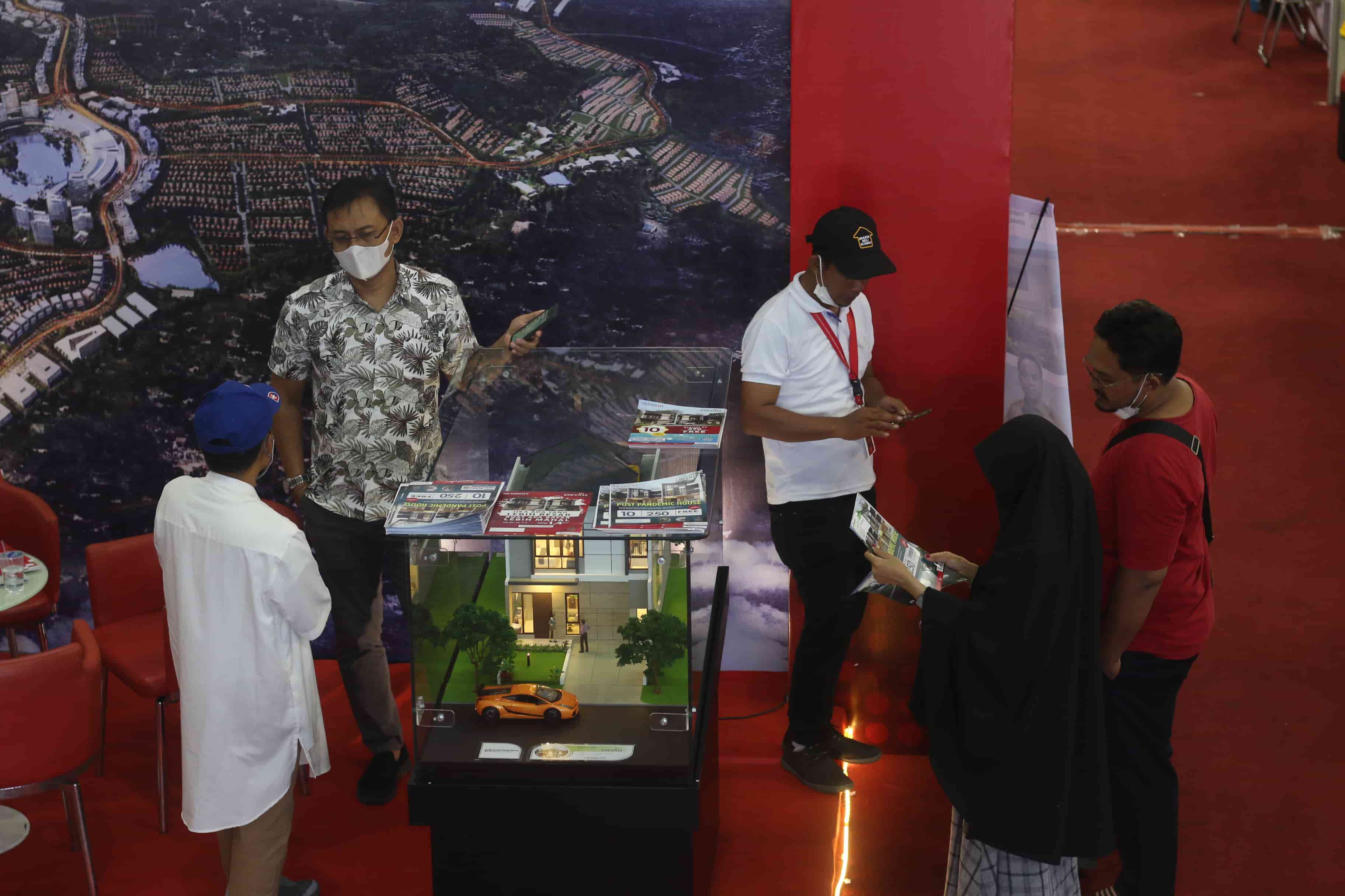 DINANTI: Perbankan diminta menurunkan bunga kredit pemilikan rumah nonsubsidi untuk mengerek kinerja industri properti.