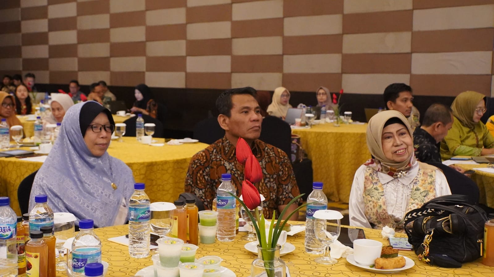 BAHAS: Anggota DPRD Kaltim Rusman Ya&rsquo;qub dan Fitri Maisyaroh menghadiri forum perangkat daerah bidang kesehatan.