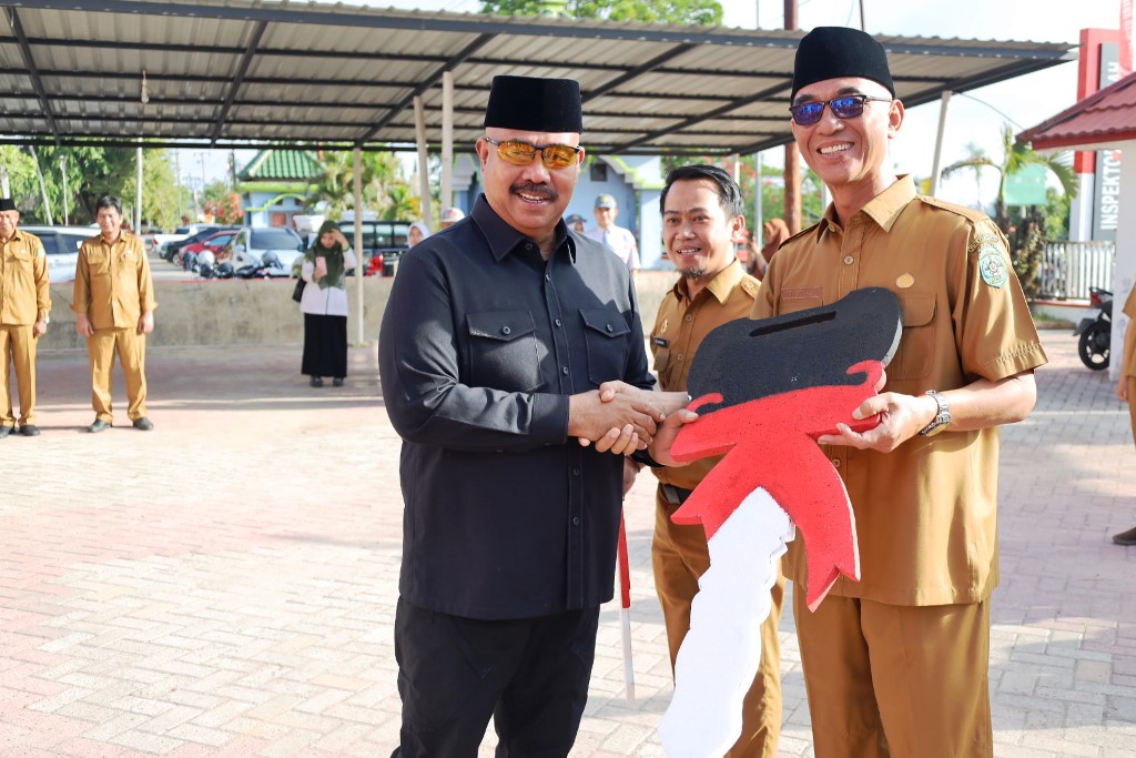 PEDULI: Apel hari jadi Inspektorat dirangkai dengan penyerahan kendaraan operasional bagi pejabat administrator serta penyerahan hadiah pemenang lomba.