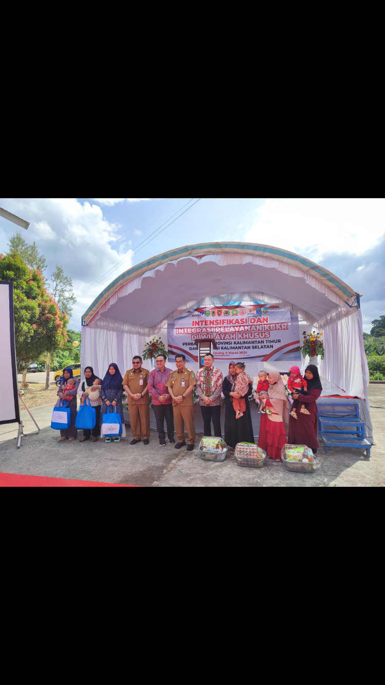 AYO PROGRAM KB: BKKBN Kaltim dan Kalsel menggelar acara di perbatasan kedua provinsi, tepatnya di RSUD Kerang, Kecamatan Batu Engau, Paser, Selasa (5/3).  Hadir Kepala BKKBN RI dr Hasto Wardoyo.