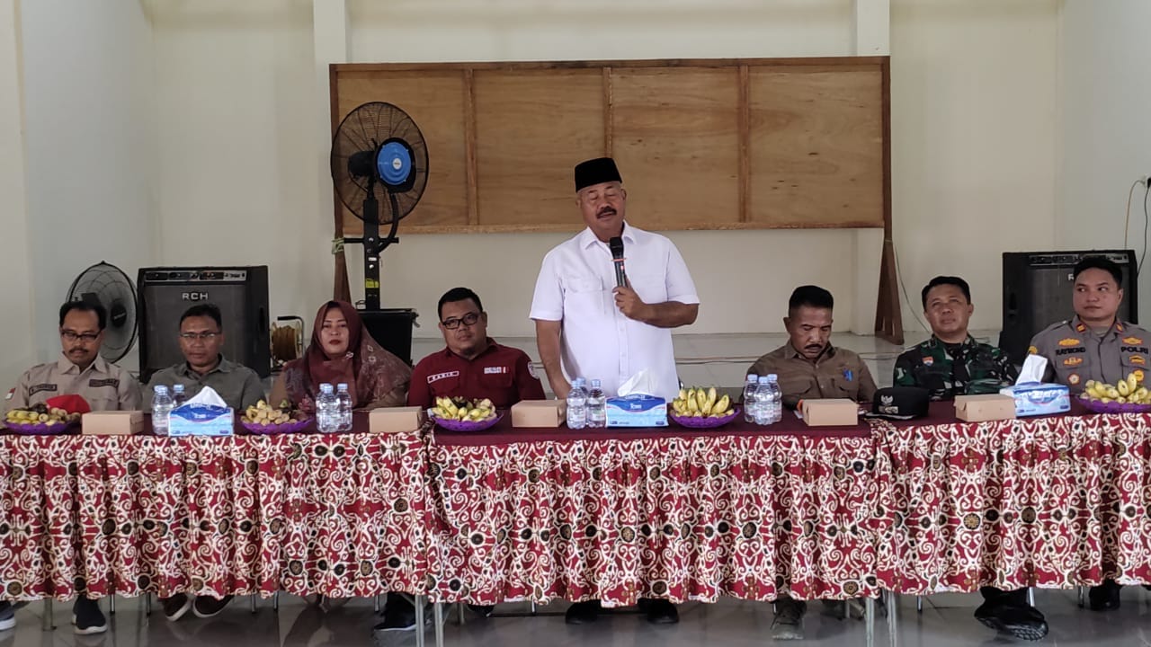 OPTIMALISASI: DPMD saat mengumpulkan seluruh RT di Desa Bangun Rejo, Kecamatan Tenggarong Seberang, untuk kegiatan optimalisasi peran RT pada program Rp 50 juta per RT.