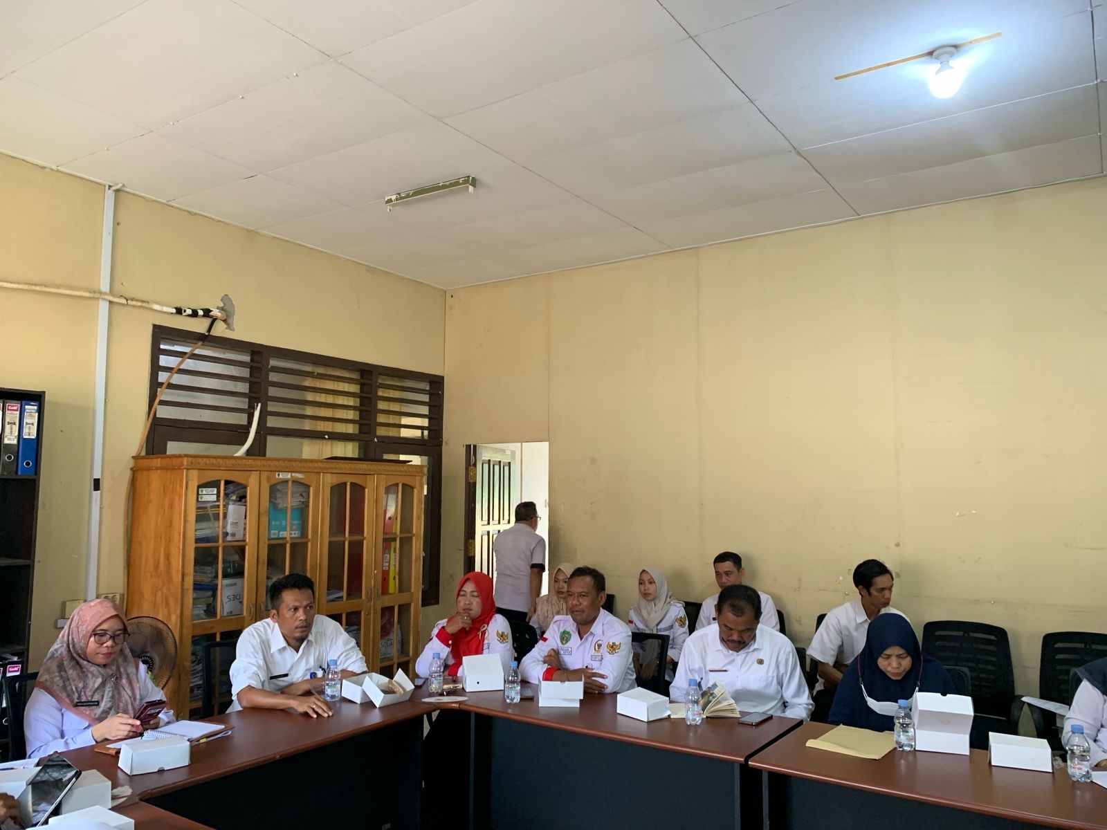 RAPERBUP: Peserta yang menghadiri undangan DPMD untuk membahas raperbup yang mengatur tentang cuti, jam kerja, dan seragam dinas.