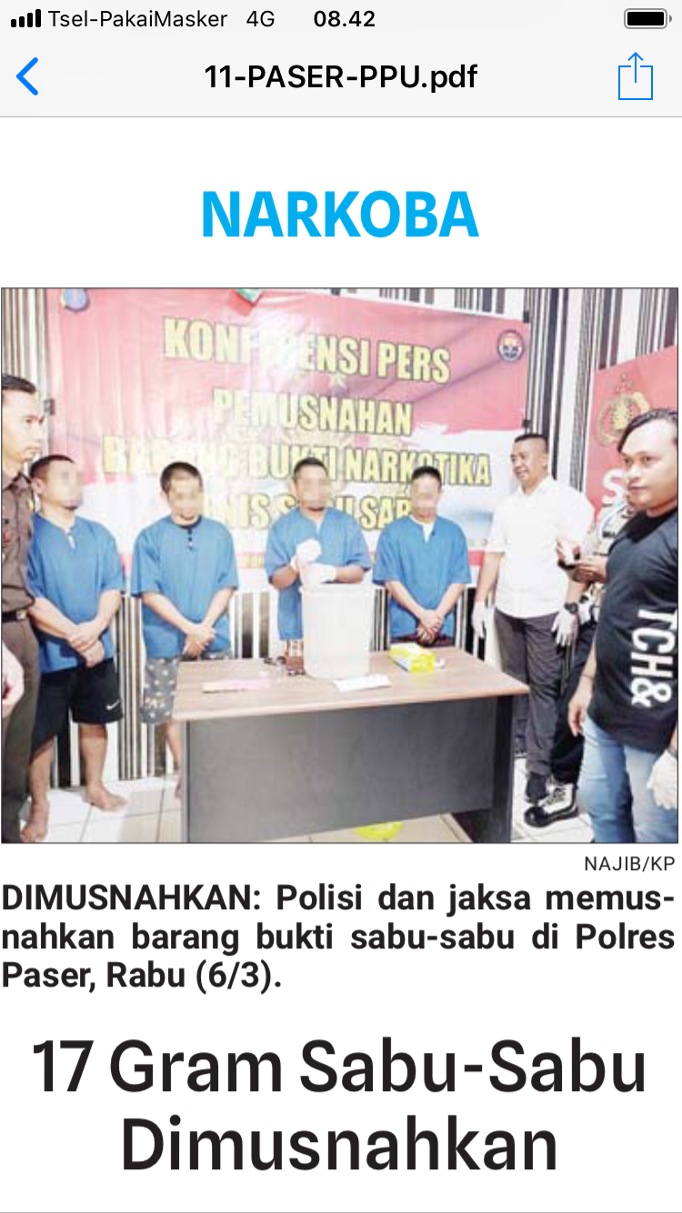 DIMUSNAHKAN: Polisi dan jaksa memusnahkan barang bukti sabu-sabu di Polres Paser, Rabu (6/3).