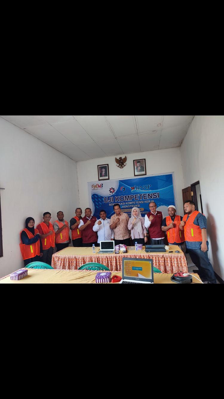 BERDAYAKAN LOKAL: Gapensi Paser menggelar pelatihan sertifikasi kepada para pekerja konstruksi di Paser, Jum