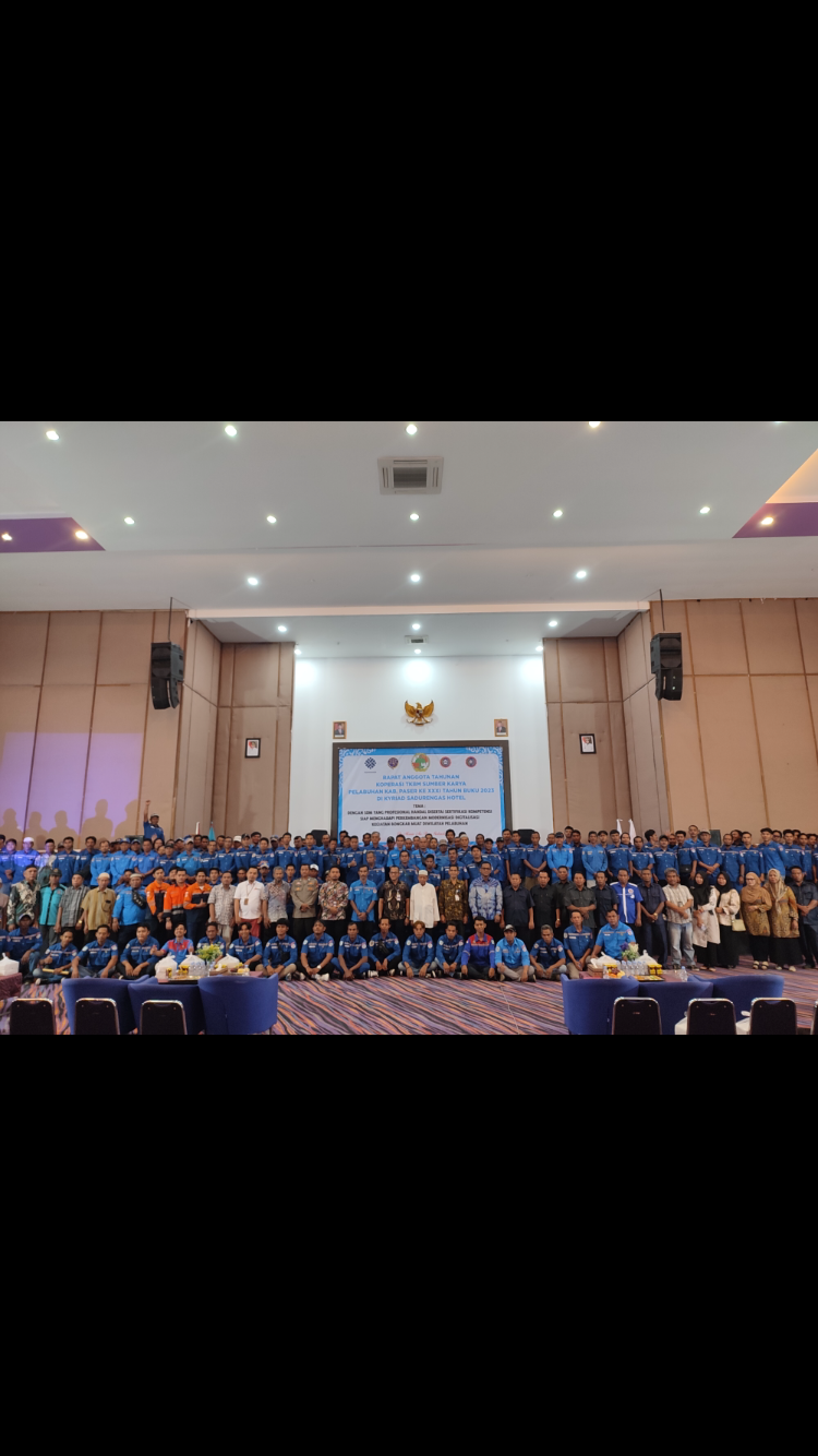 AGENDA RUTIN: Koperasi TKBM Sumber Karya Paser menggelar RAT 2023 dan menyiapkan program kerja 2024 di Hotel Kyriad Sadurengas, Jum