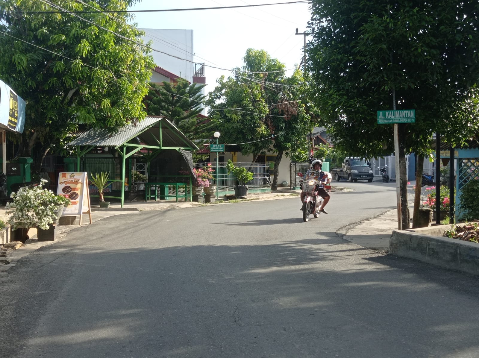 Bangun Gapura dan Pelebaran Parit di Kelurahan Api-Api