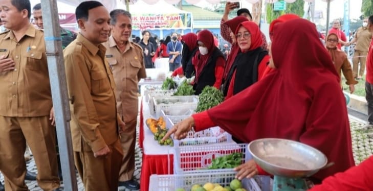 ANTUSIAS: Gerakan pangan murah di Kukar mendapatkan respons positif dari publik.