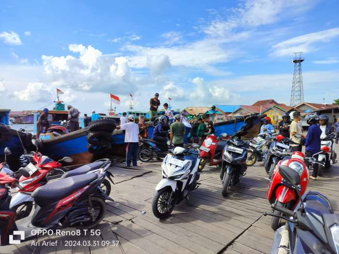 REVITALISASI: Aktivitas di Pelabuhan Kelotok Penajam, PPU, Minggu (31/3).