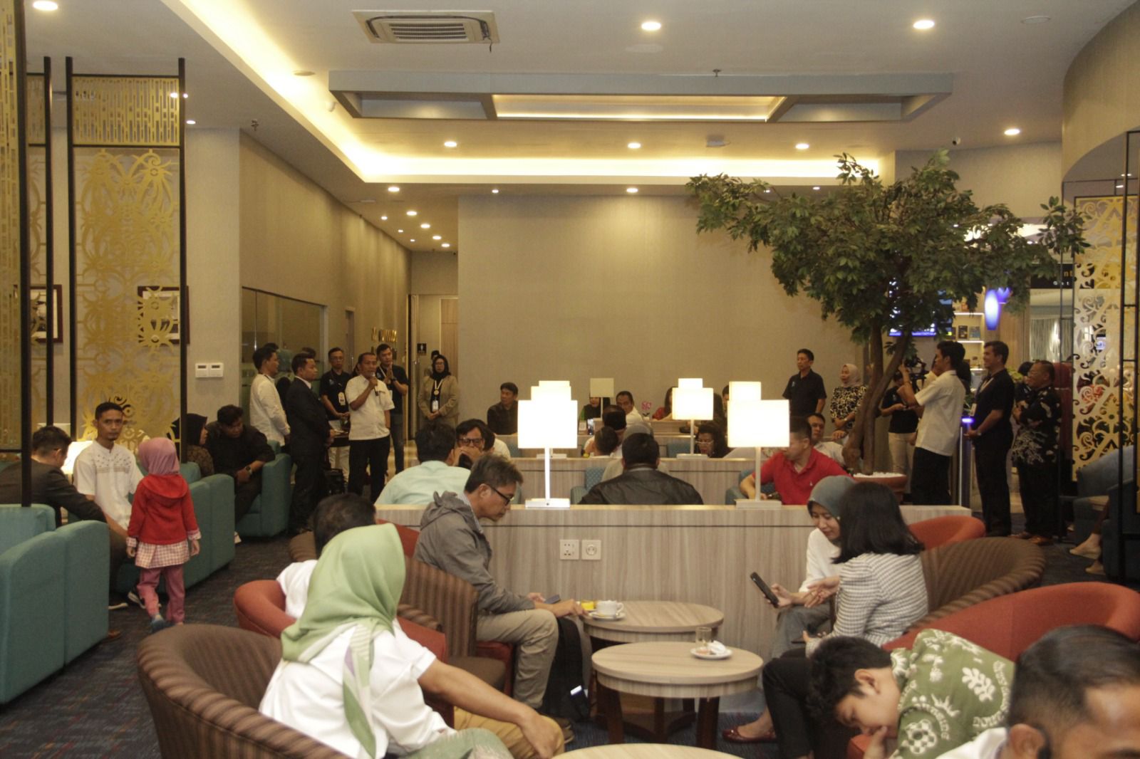 NUANSA BARU: Blue Sky Premier Lounge Balikpapan di Bandara SAMS Sepinggan siap memanjakan para pengunjung dengan layanan terbaik.