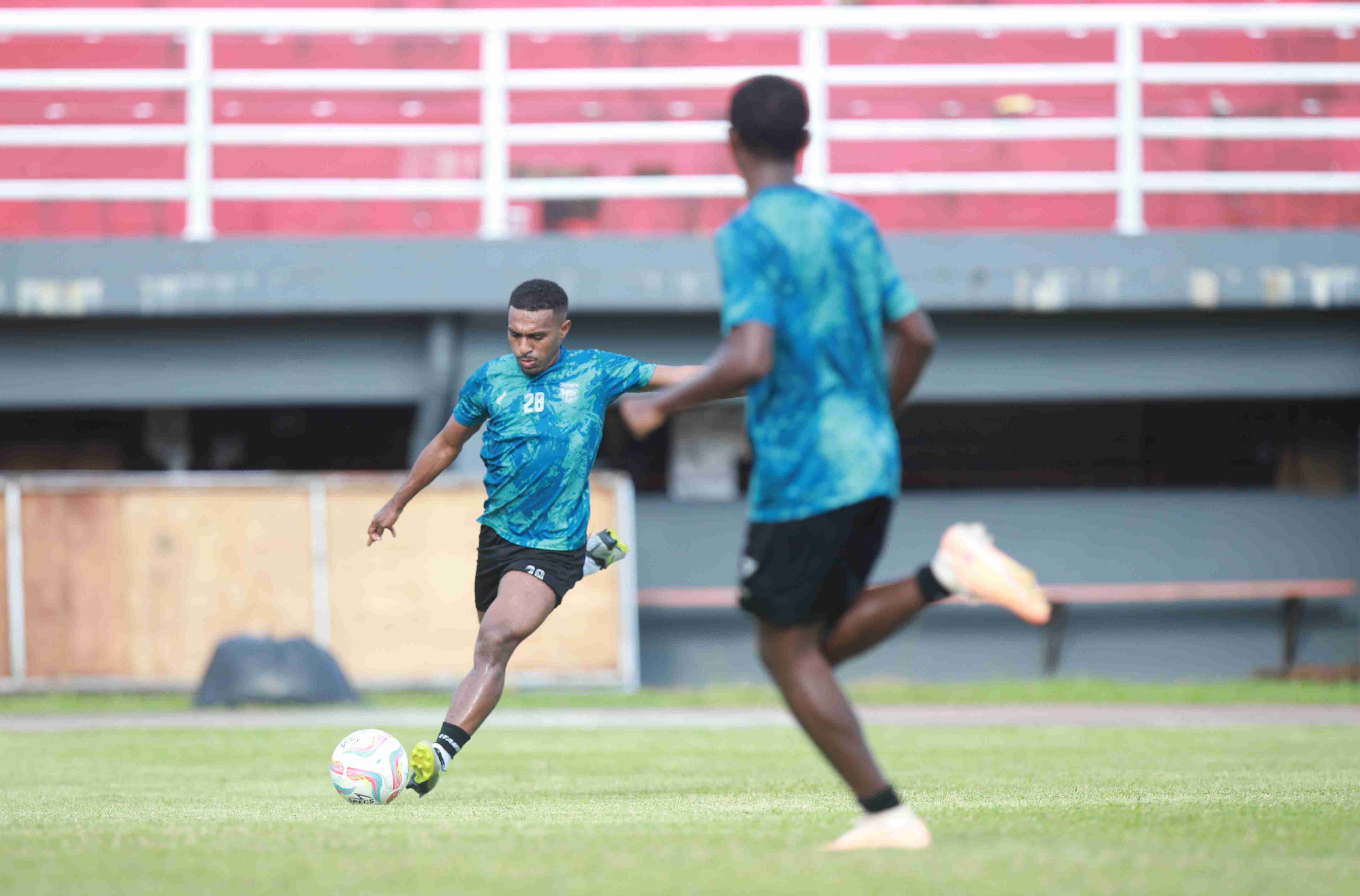 &nbsp;  RUTIN: Skuad Borneo FC masih menjalani latihan meski semua laga pada April ditunda. (Foto: Doni/KP)