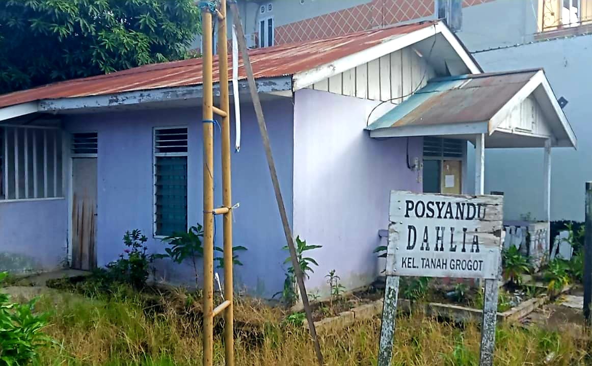 LAHAN DIJUAL: Posyandu di Tanah Grogot di Jalan Cipto Mangunkusumo ini lahannya ingin dijual pemilik.