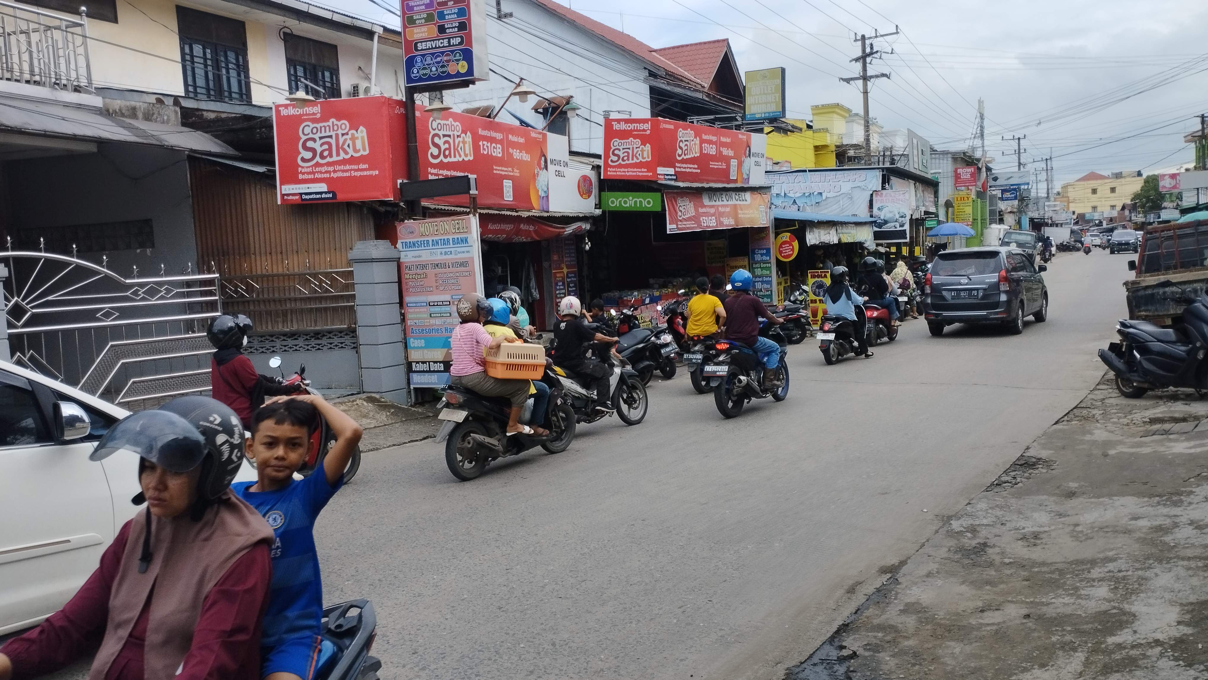 PEMBANGUNAN: Jalan Pasundan akan mulai ditutup seiring proyek lanjutan peningkatan drainase yang ditarget pertengahan Mei ini, Jumat (10/5).