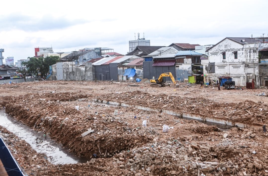 Dinas Pekerjaan Umum dan Penataan Ruang (DPUPR) Samarinda tengah mendesain ulang bangunan Pasar Pagi yang baru.   SAMARINDA&ndash;Perubahan desain karena belum selesainya masalah sosial dengan 48 ruko SHM.