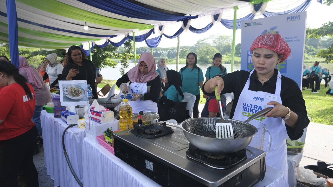 Nasabah PNM diajak untuk menunjukkan kemampuannya dalam usaha bidang kuliner.