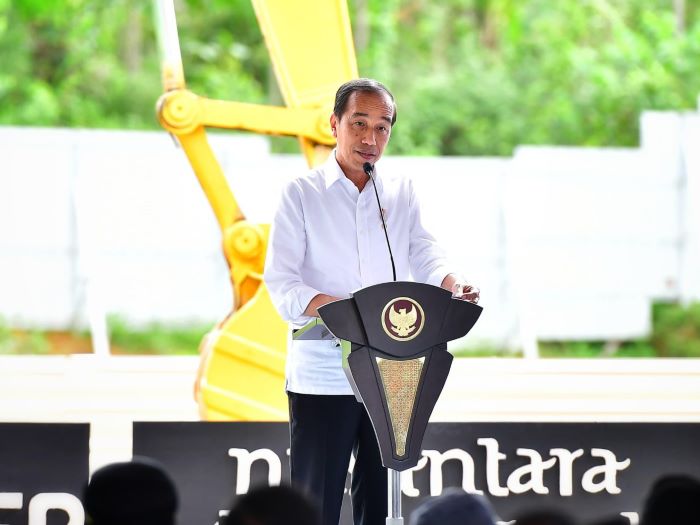 Presiden Joko Widodo memberikan sambutan dalam rangkaian groundbreaking sejumlah proyek di IKN, Selasa (4/6).