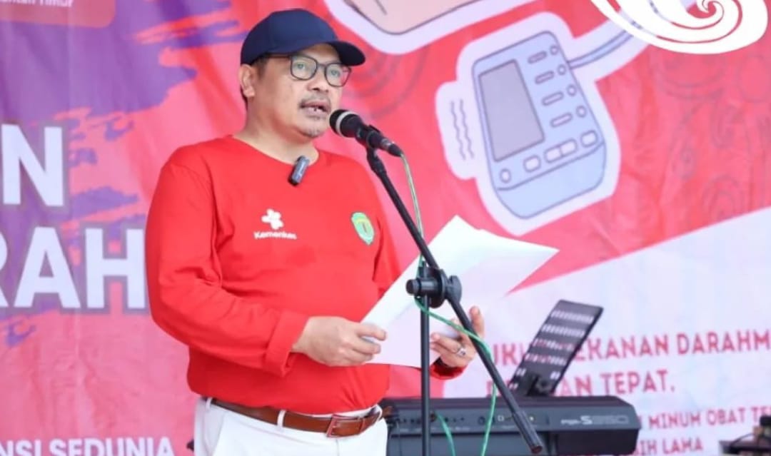 ATENSI HIPERTENSI: Kepala Dinas Kesehatan Kalimantan Timur dr Jaya Mualimin saat peringatan Hari Hipertensi Sedunia (HHS) Tahun 2024 di Halaman Kantor Gubernur Kaltim, Samarinda, Minggu (9/6). (ist)