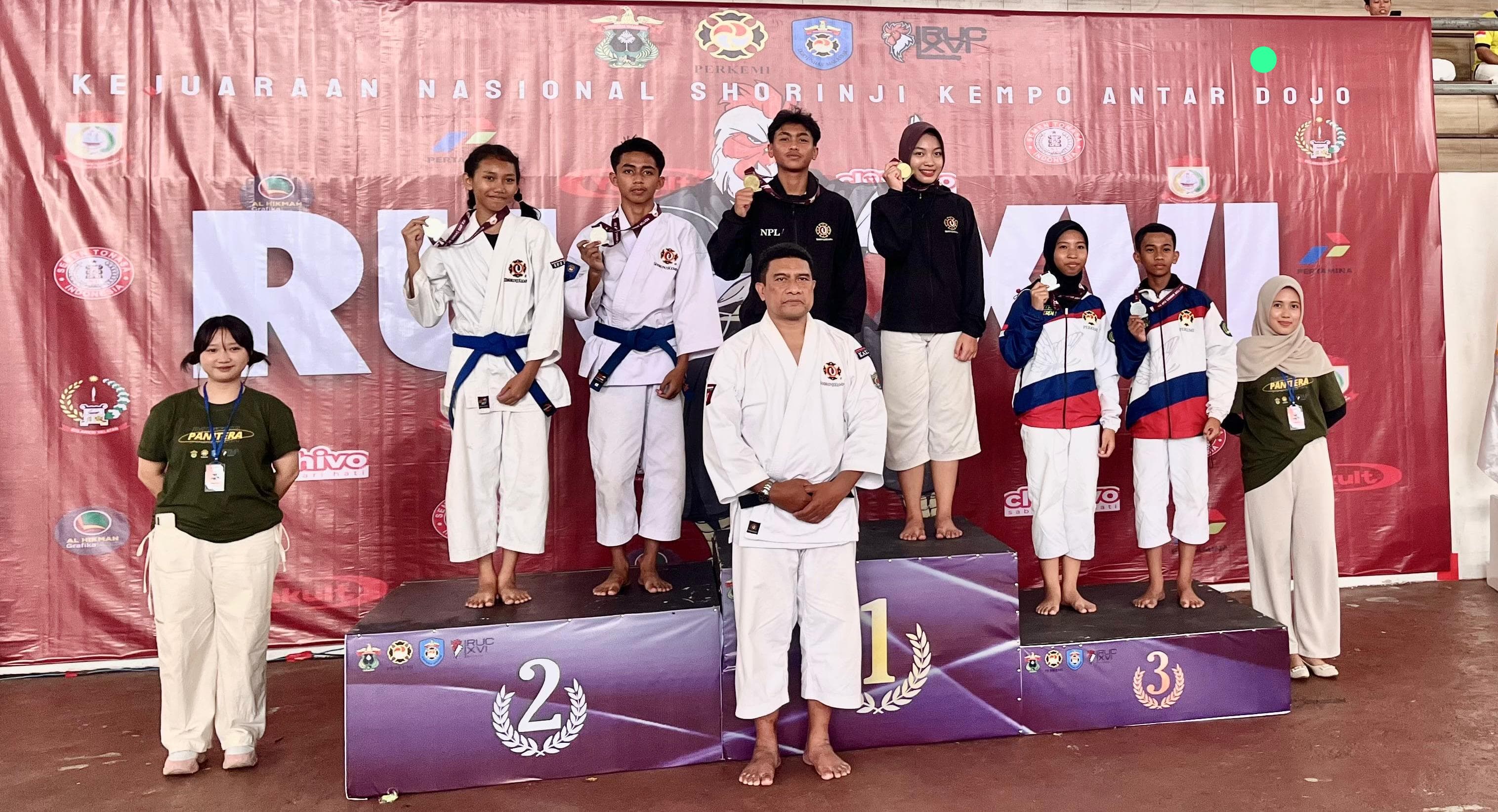 PRESTASI: Keikutsertaan SKOI Kaltim di ajang Kejuaraan Nasional antar Dojo Rektor Universitas Hasanuddin CUP XVI di Makassar 6-9 Juni 2024, kembali mengharumkan nama Kaltim. (Foto: Eko Pralistio/KP)