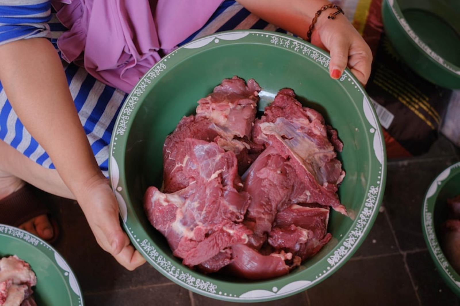 Ilustrasi. Daging kurban yang akan dibagikan kepada yang berhak menerima. (freepik.com)