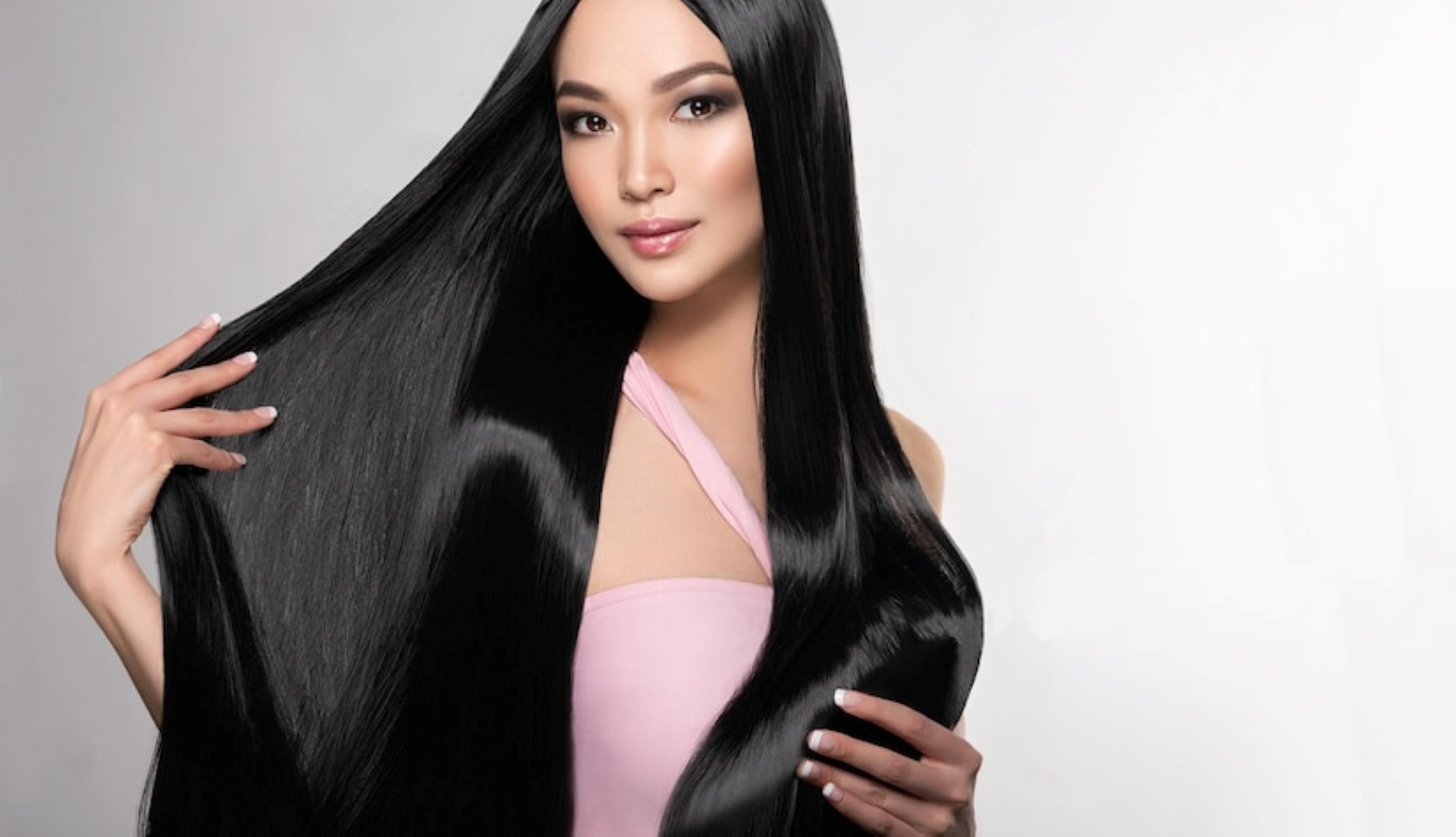 Ilustrasi. Tren glass hair, rambut lurus berkilau seperti kaca. (freepik.com)