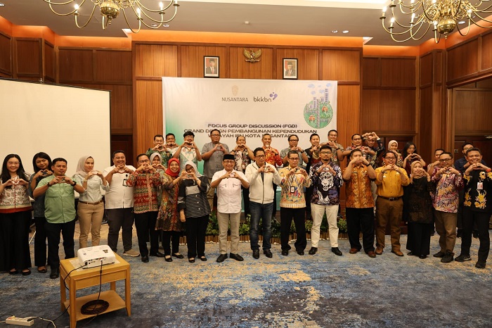 SUSUN KEBIJAKAN: Otorita IKN dan BKKBN dalam Focus Group Discussion (FGD) Grand Design Pembangunan Kependudukan (GDPK) di Hotel Gran Senyiur, Balikpapan, Jumat (21/6). (ist)