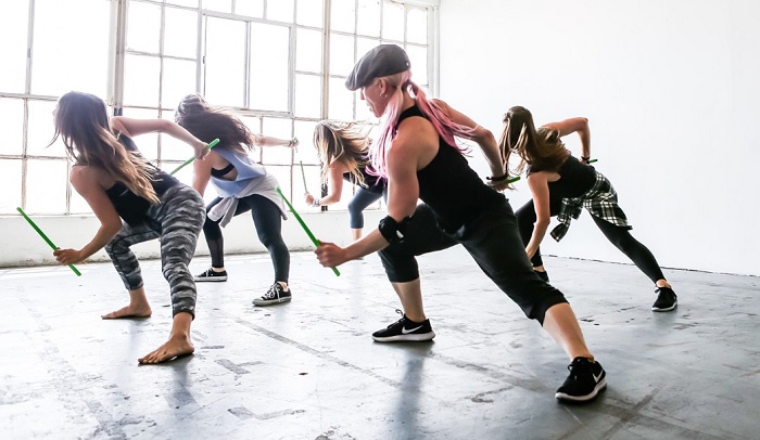 Ilustrasi olahraga pound fit. (poundfit.com)