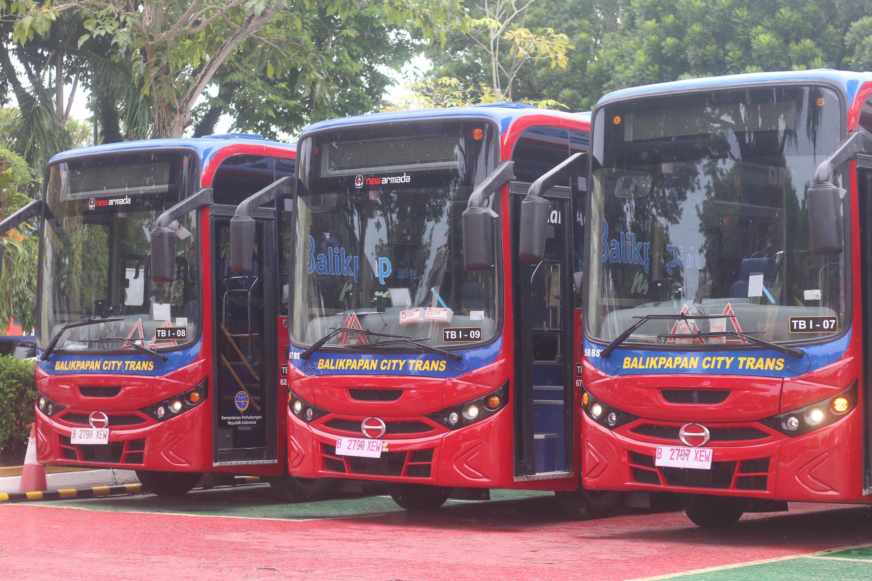 11 MENIT: Balikpapan City Trans resmi beroperasi dengan tahap awal belum dikenakan tarif atau gratis. (FOTO: ANGGI PRADITHA/KP)