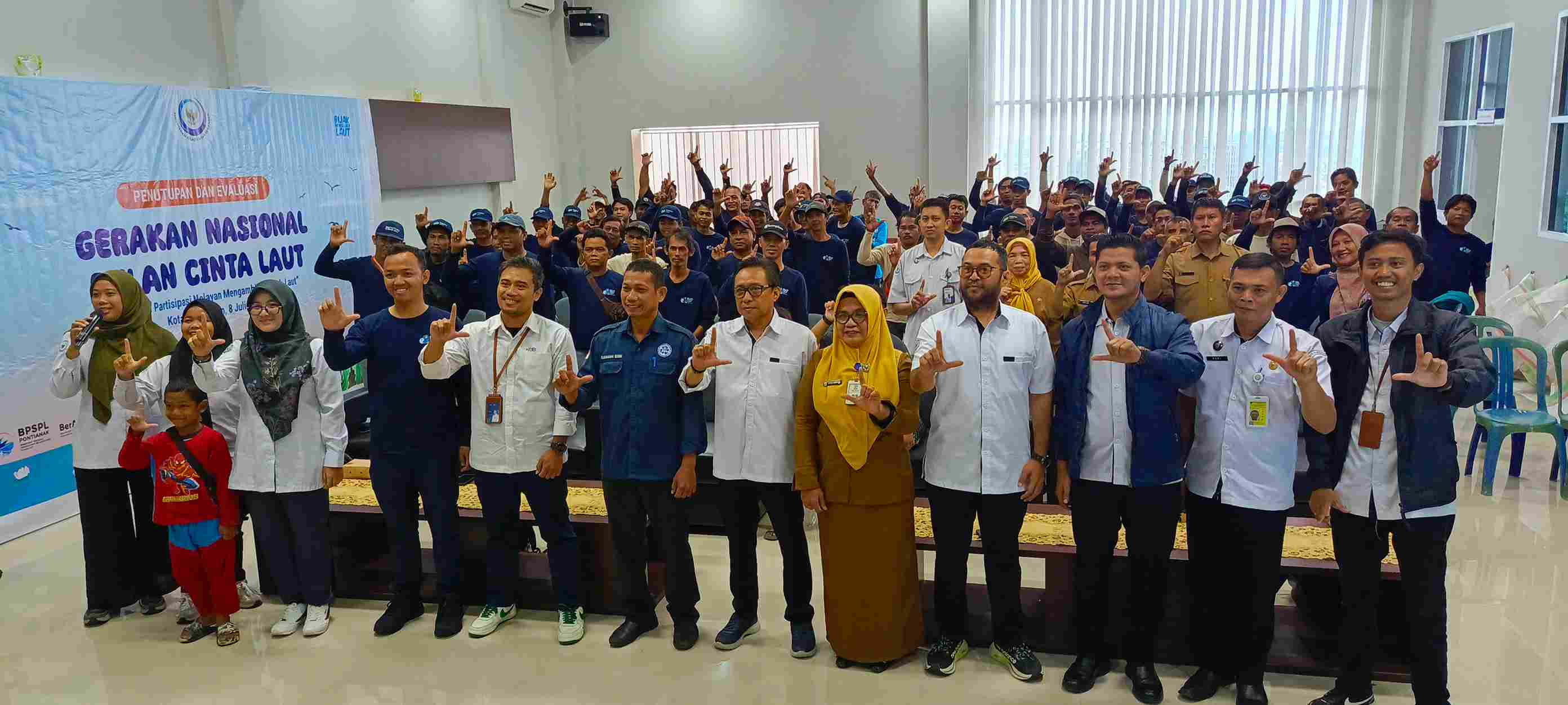 SAMPAI JUMPA TAHUN DEPAN: Penutupan Gerakan Nasional (Gernas) Bulan Cinta Laut (BCL) 2024 di Kantor Kelurahan Sepinggan Raya, Balikpapan Selatan, Senin (8/7). (Foto: Rikip/KP)