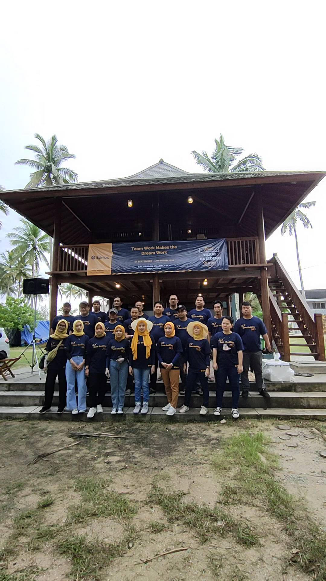 TRADISIONAL: Ethnic Villa, salah satu penginapan yang ada di pantai wisata Coconut Beach Samboja.