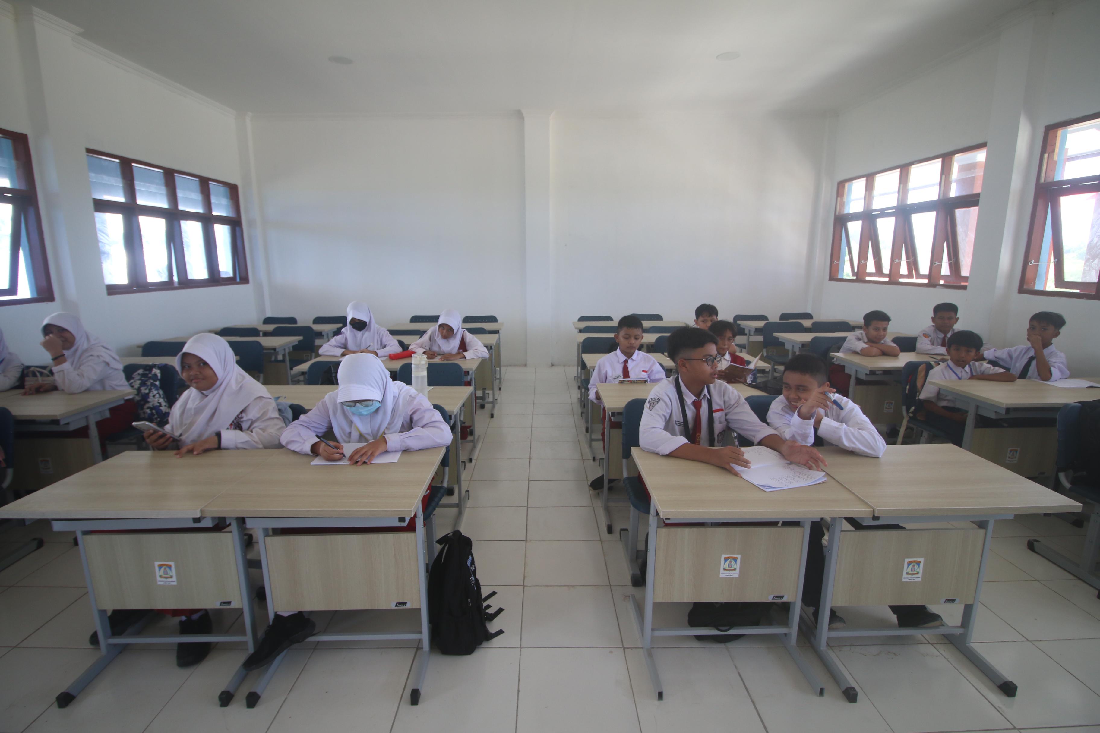 TETAP SEMANGAT: Siswa SMP 26 yang berada di Sekolah Terpadu Balikpapan Selatan. (Foto: Anggi/KP)