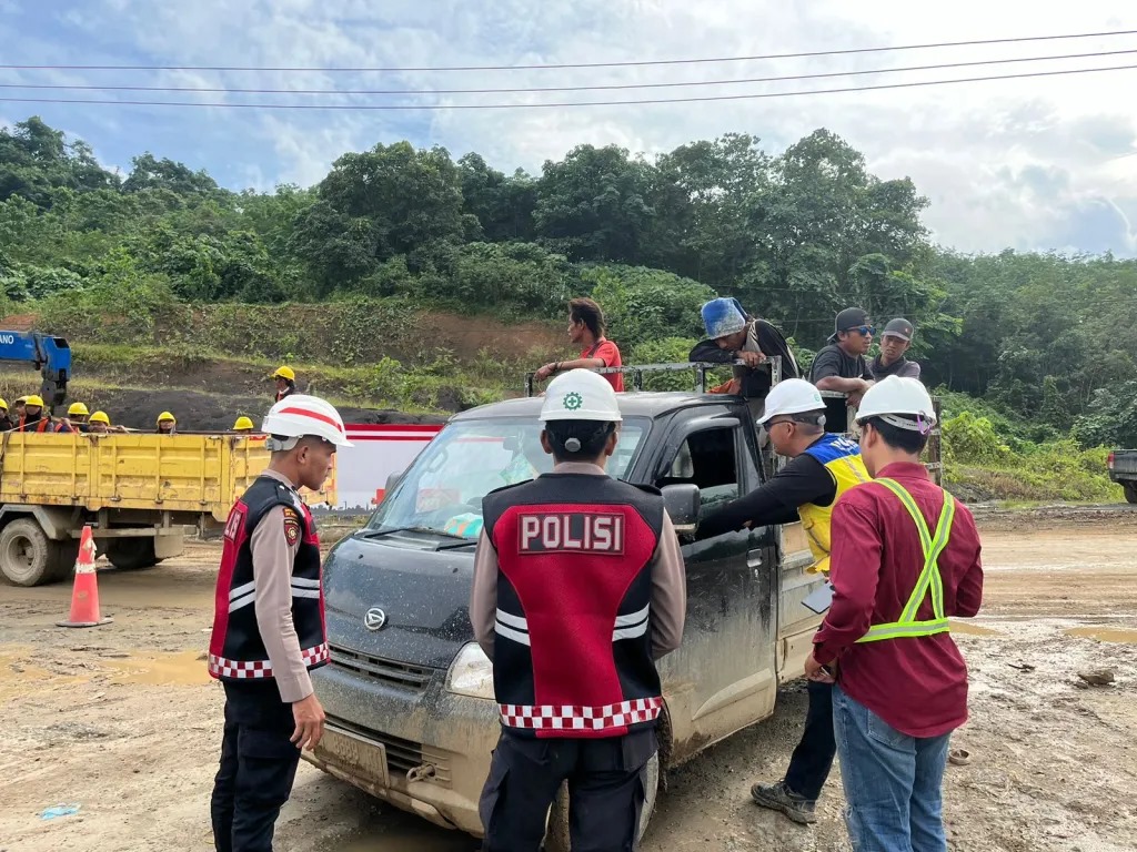 DIALOGIS: Satgas Operasi Nusantara melakukan pemantauan dan patroli dialogis kawasan pembangunan IKN guna antisipasi gangguan kamtibmas.