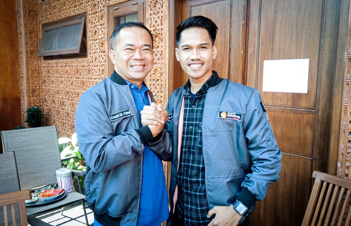 KEPERCAYAAN: Muhammad Jerry Ari Ananta, owner Isen Mulang, berharap bisa memajukan UMKM lokal.