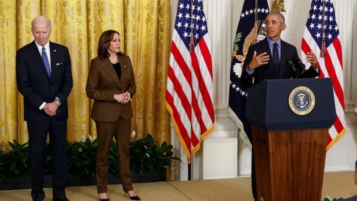 Kamala Harris (tengah), Joy Biden (kiri) dan Barack Obama. (FOTO: DOK/KP)